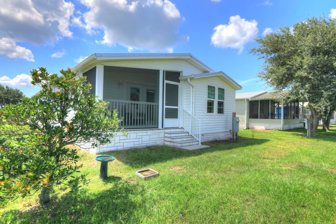 For Sale: $327,000 (3 beds, 2 baths, 1421 Square Feet)