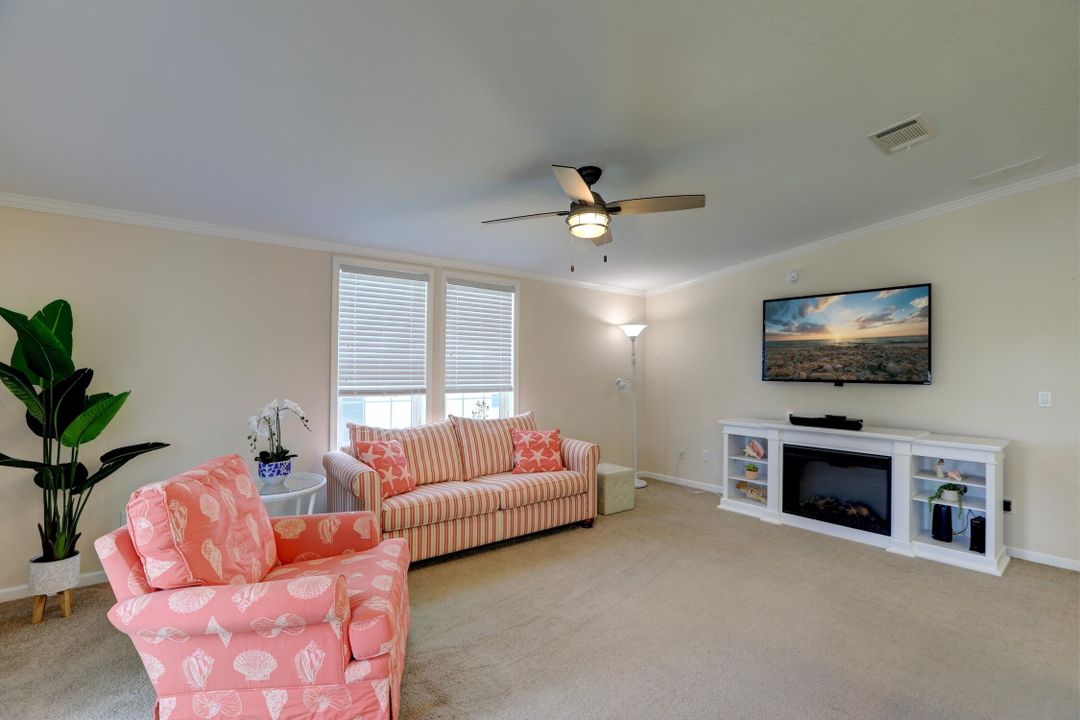 For Sale: $327,000 (3 beds, 2 baths, 1421 Square Feet)