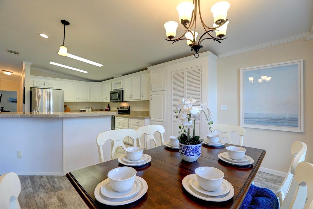 For Sale: $327,000 (3 beds, 2 baths, 1421 Square Feet)