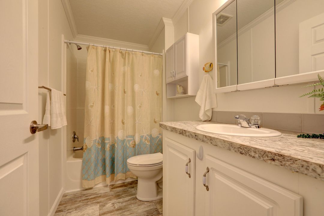 For Sale: $327,000 (3 beds, 2 baths, 1421 Square Feet)