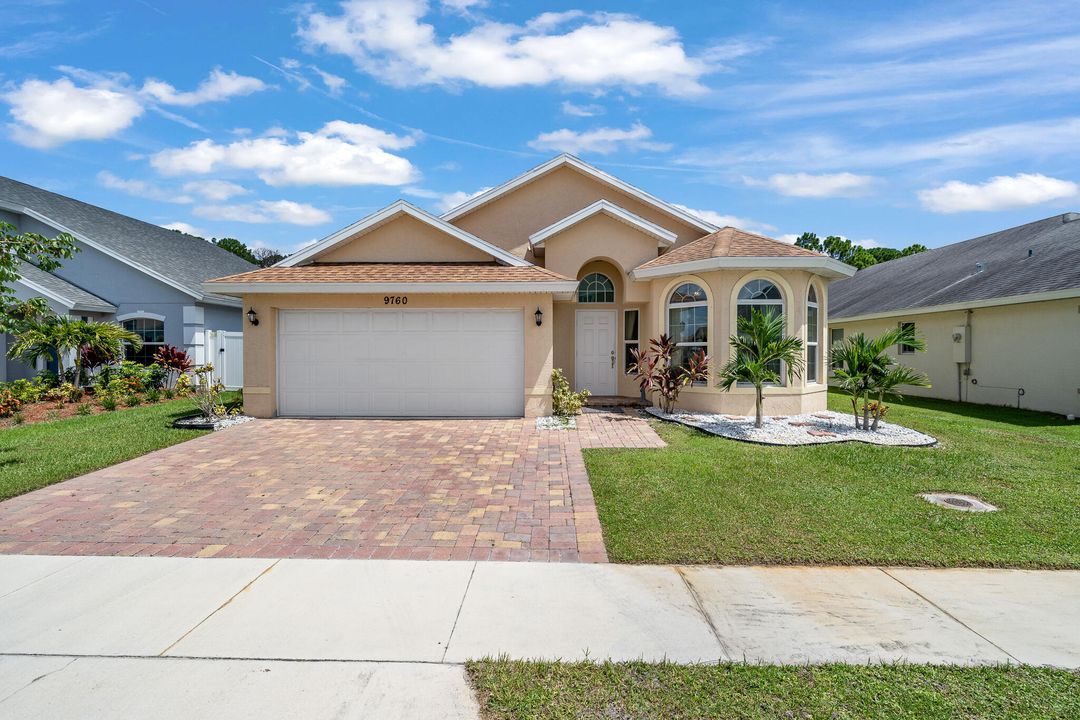 For Sale: $374,500 (4 beds, 2 baths, 1796 Square Feet)