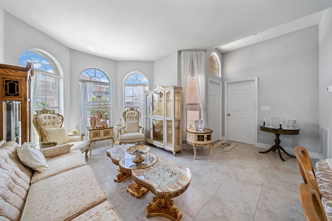 For Sale: $374,500 (4 beds, 2 baths, 1796 Square Feet)