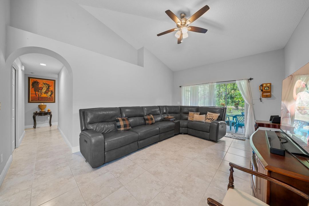 For Sale: $374,500 (4 beds, 2 baths, 1796 Square Feet)