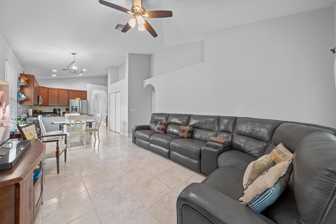 For Sale: $374,500 (4 beds, 2 baths, 1796 Square Feet)