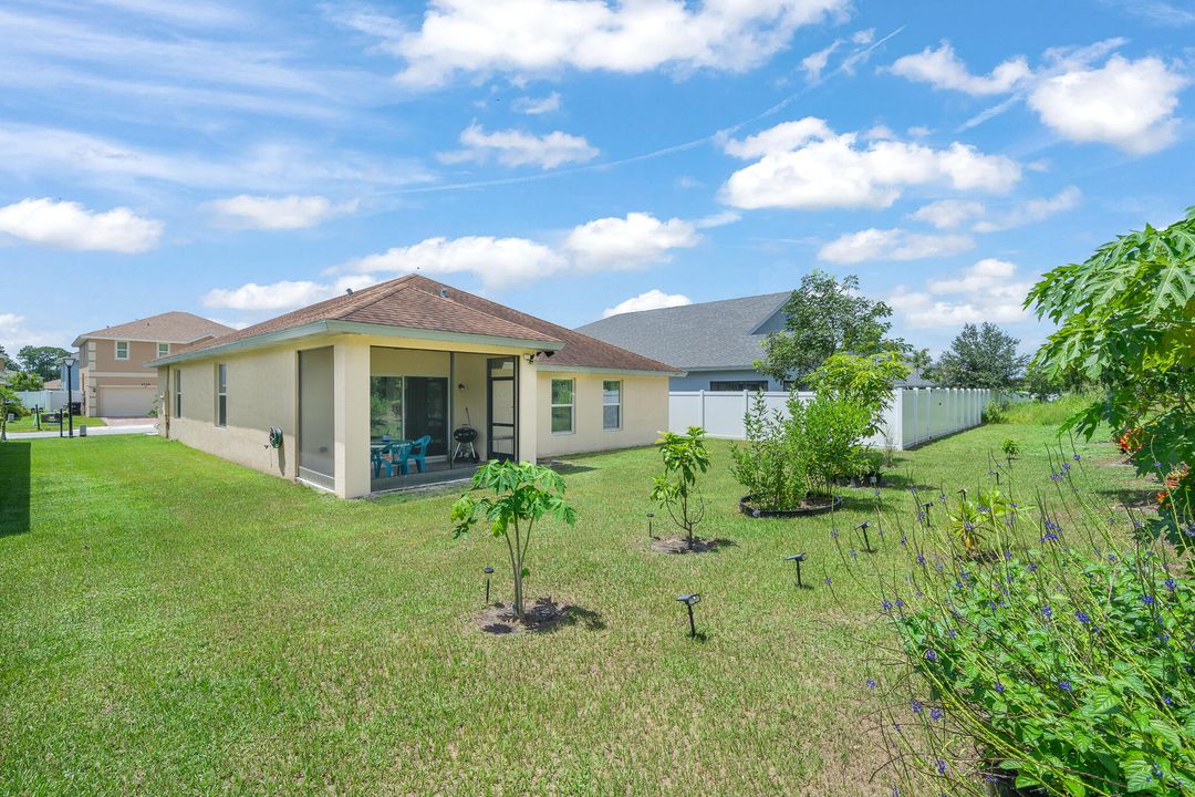 For Sale: $374,500 (4 beds, 2 baths, 1796 Square Feet)