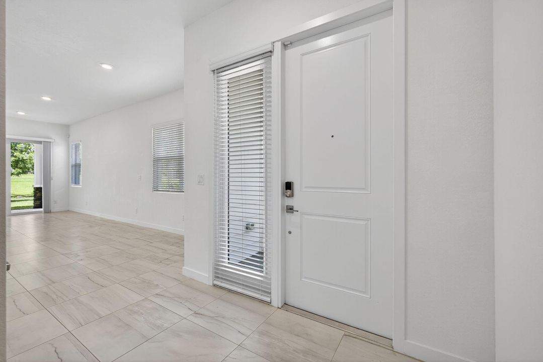 合同活跃: $495,000 (3 贝兹, 2 浴室, 1925 平方英尺)