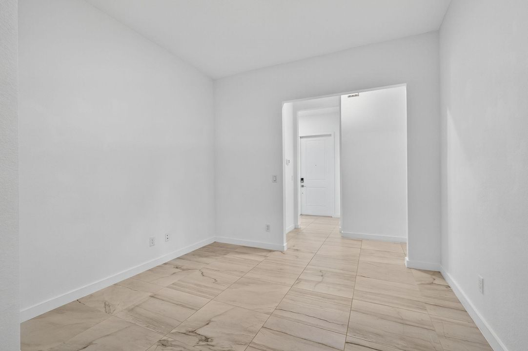 合同活跃: $495,000 (3 贝兹, 2 浴室, 1925 平方英尺)