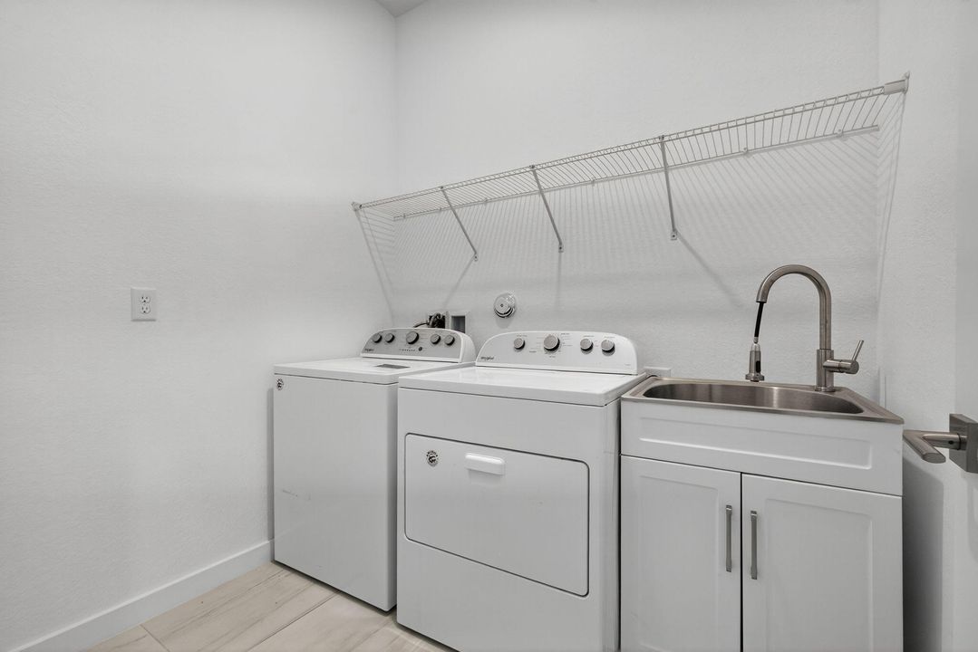 合同活跃: $495,000 (3 贝兹, 2 浴室, 1925 平方英尺)