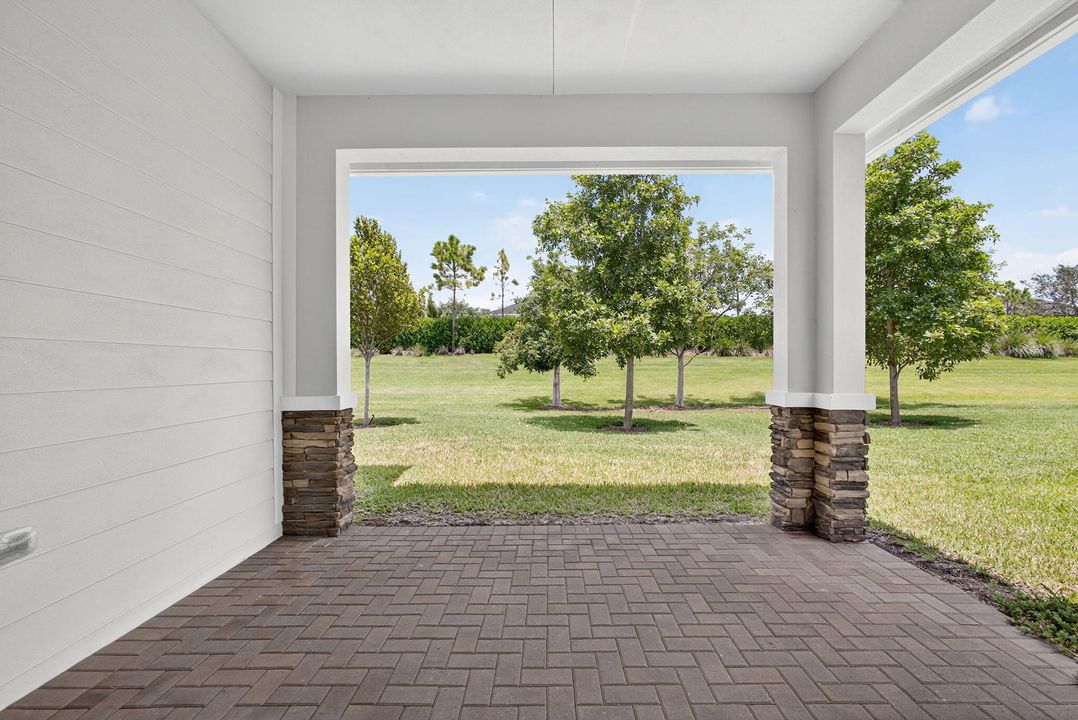 合同活跃: $495,000 (3 贝兹, 2 浴室, 1925 平方英尺)