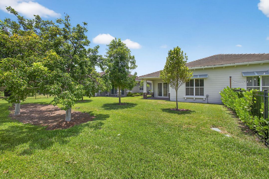 合同活跃: $495,000 (3 贝兹, 2 浴室, 1925 平方英尺)