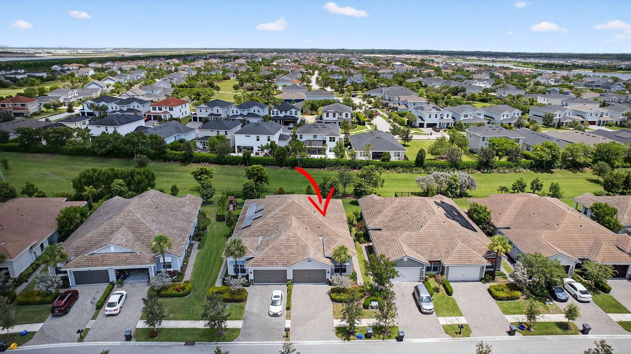 合同活跃: $495,000 (3 贝兹, 2 浴室, 1925 平方英尺)