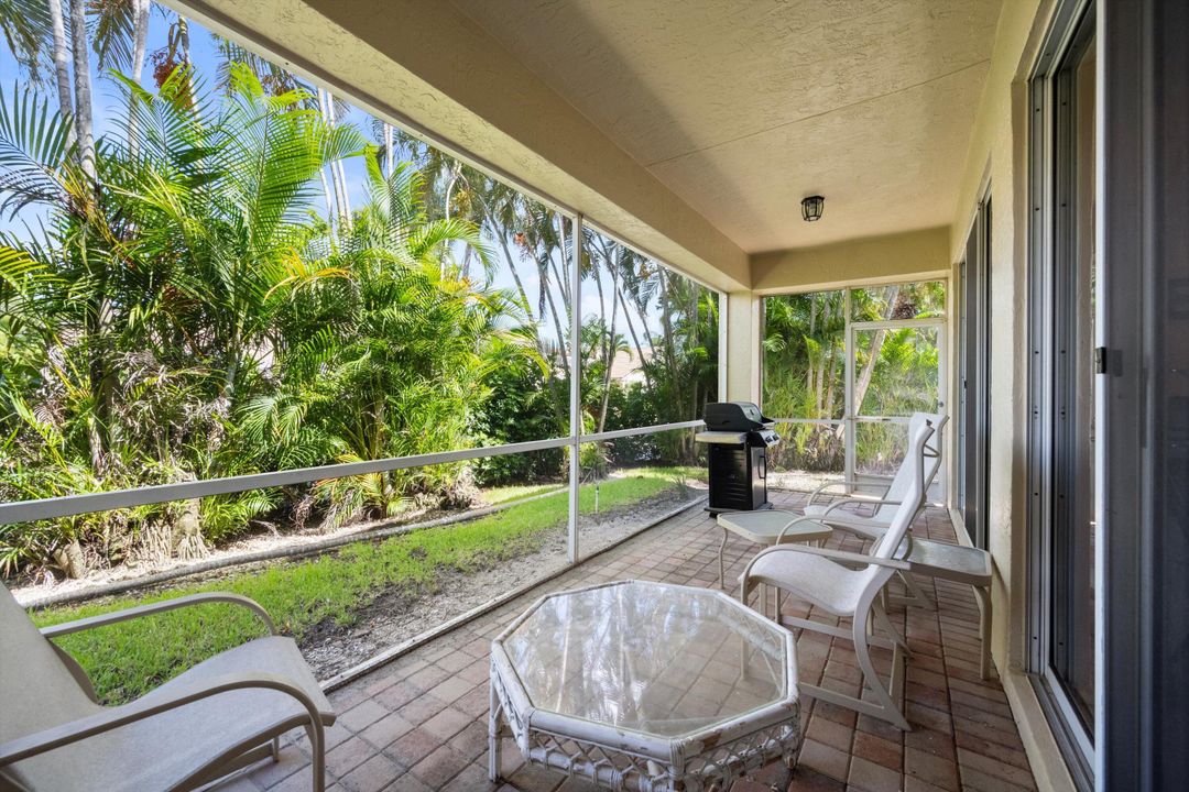 Под контрактом: $8,000 (2 спален, 2 ванн, 1910 Квадратных фут)