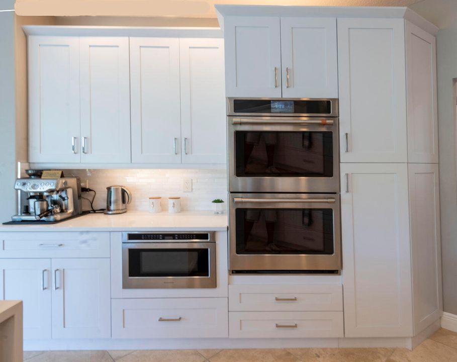 合同活跃: $799,000 (5 贝兹, 2 浴室, 3027 平方英尺)