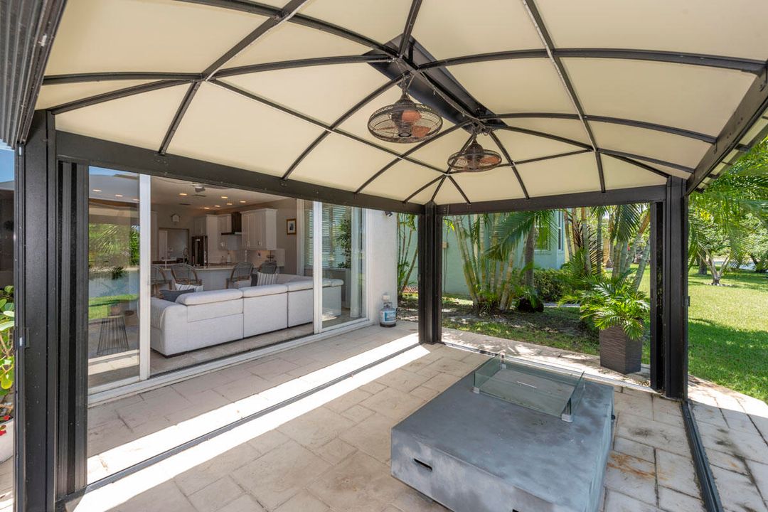 合同活跃: $799,000 (5 贝兹, 2 浴室, 3027 平方英尺)