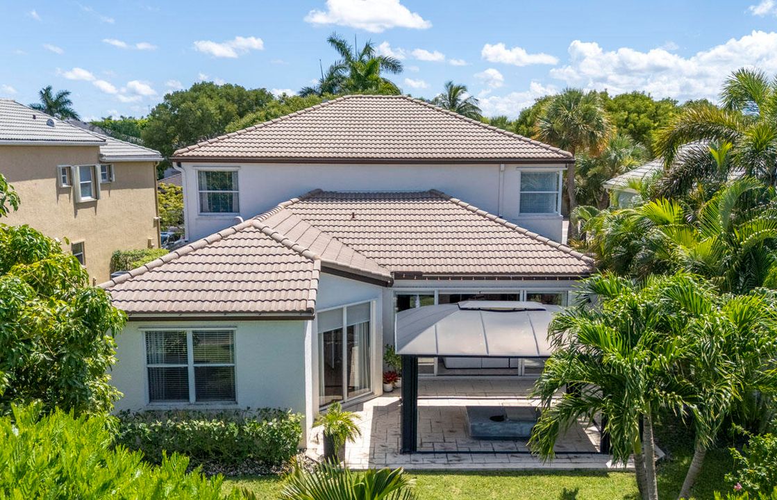 合同活跃: $799,000 (5 贝兹, 2 浴室, 3027 平方英尺)