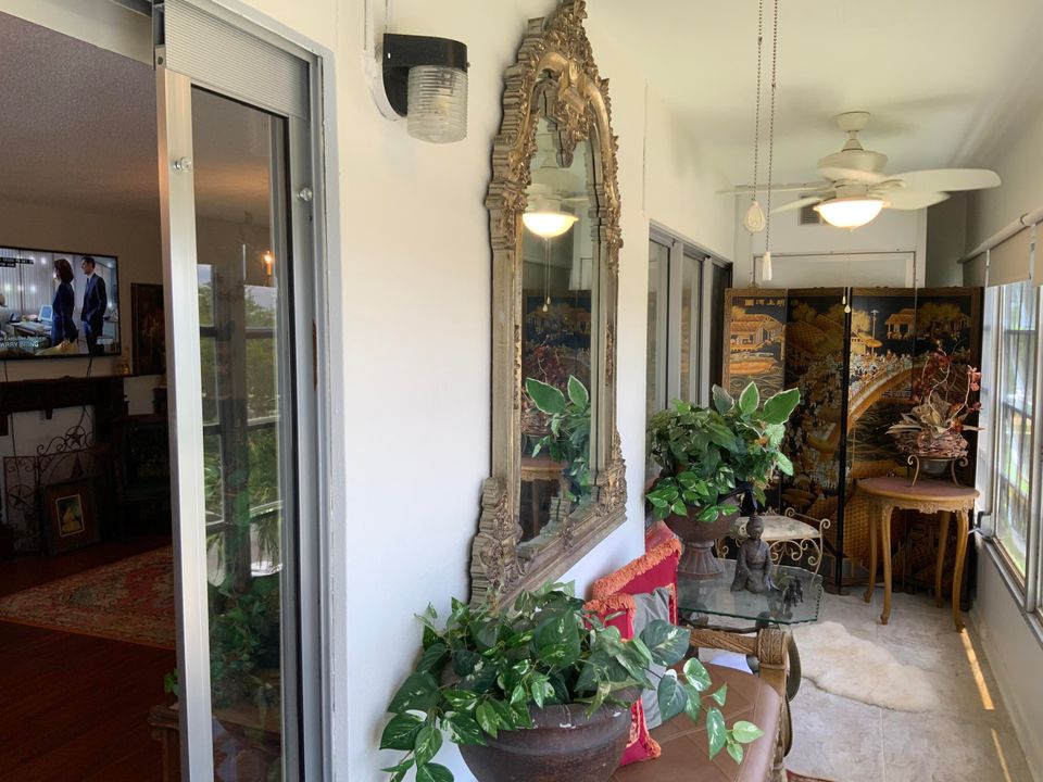 待售: $119,900 (1 贝兹, 1 浴室, 810 平方英尺)