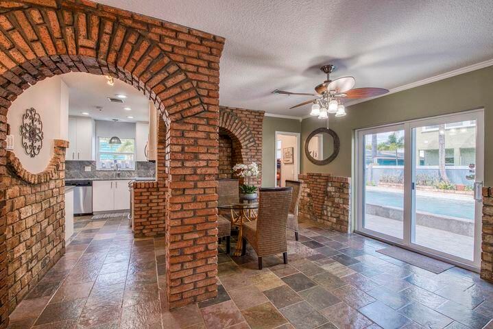 На продажу: $1,398,990 (0 спален, 0 ванн, 4120 Квадратных фут)