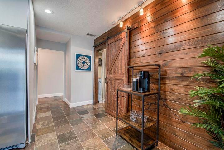 На продажу: $1,398,990 (0 спален, 0 ванн, 4120 Квадратных фут)