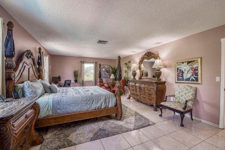 На продажу: $1,398,990 (0 спален, 0 ванн, 4120 Квадратных фут)