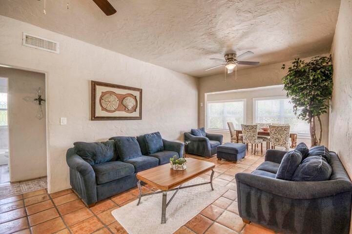 На продажу: $1,398,990 (0 спален, 0 ванн, 4120 Квадратных фут)