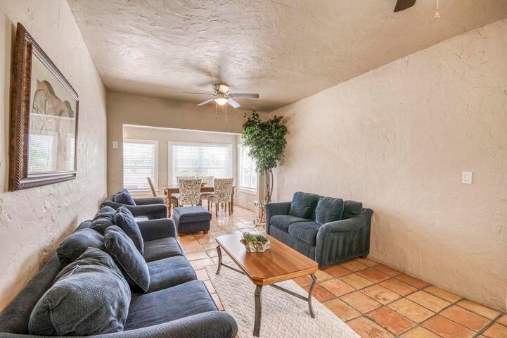 На продажу: $1,398,990 (0 спален, 0 ванн, 4120 Квадратных фут)