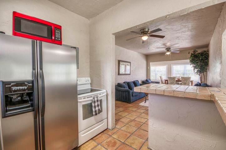 На продажу: $1,398,990 (0 спален, 0 ванн, 4120 Квадратных фут)