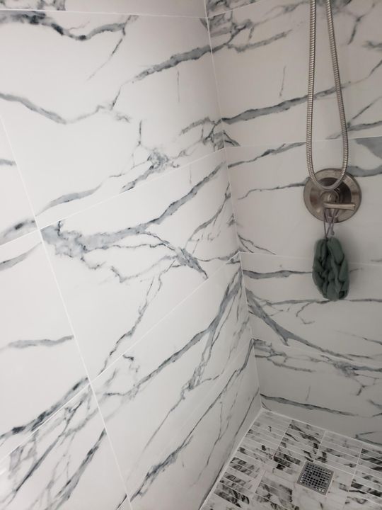 待售: $119,900 (1 贝兹, 1 浴室, 810 平方英尺)