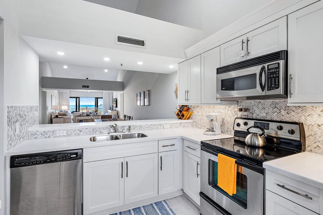 Activo con contrato: $8,500 (2 camas, 2 baños, 1385 Pies cuadrados)