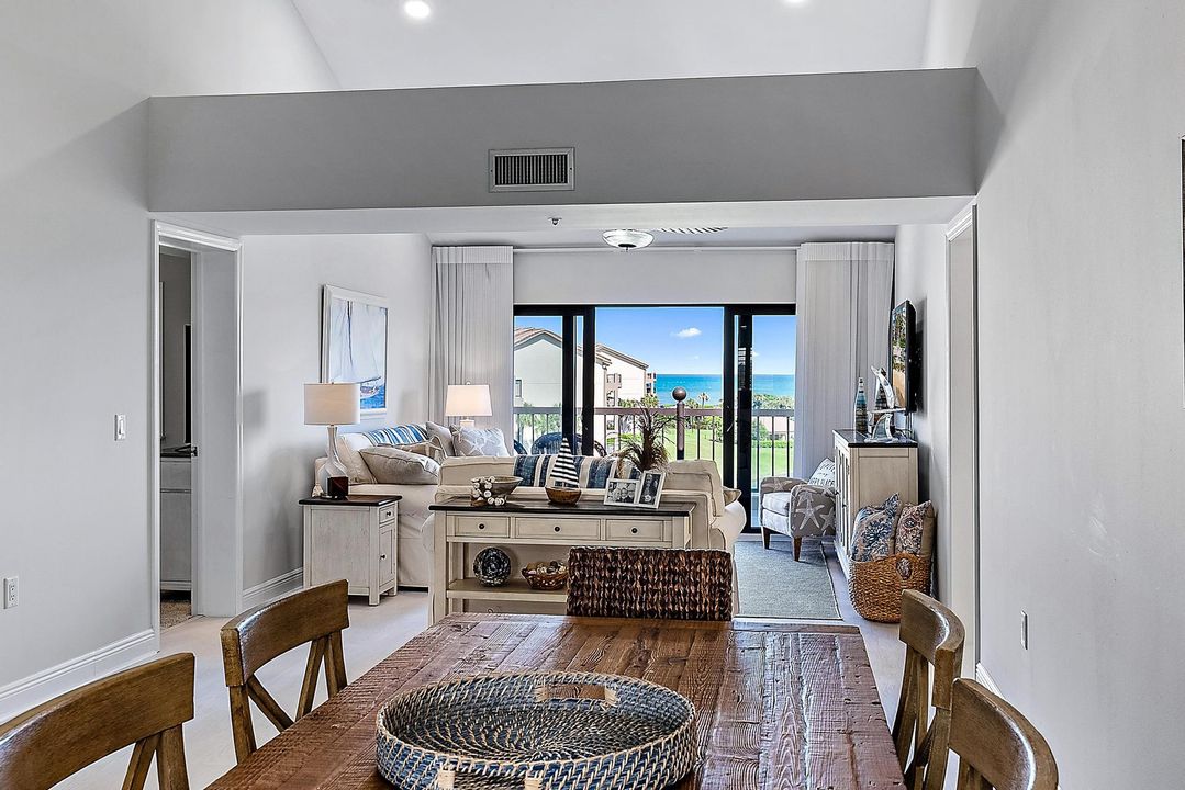 Activo con contrato: $8,500 (2 camas, 2 baños, 1385 Pies cuadrados)