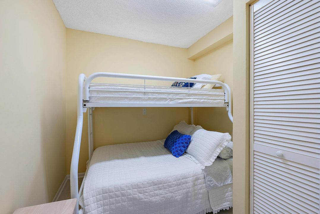 Activo con contrato: $8,500 (2 camas, 2 baños, 1385 Pies cuadrados)