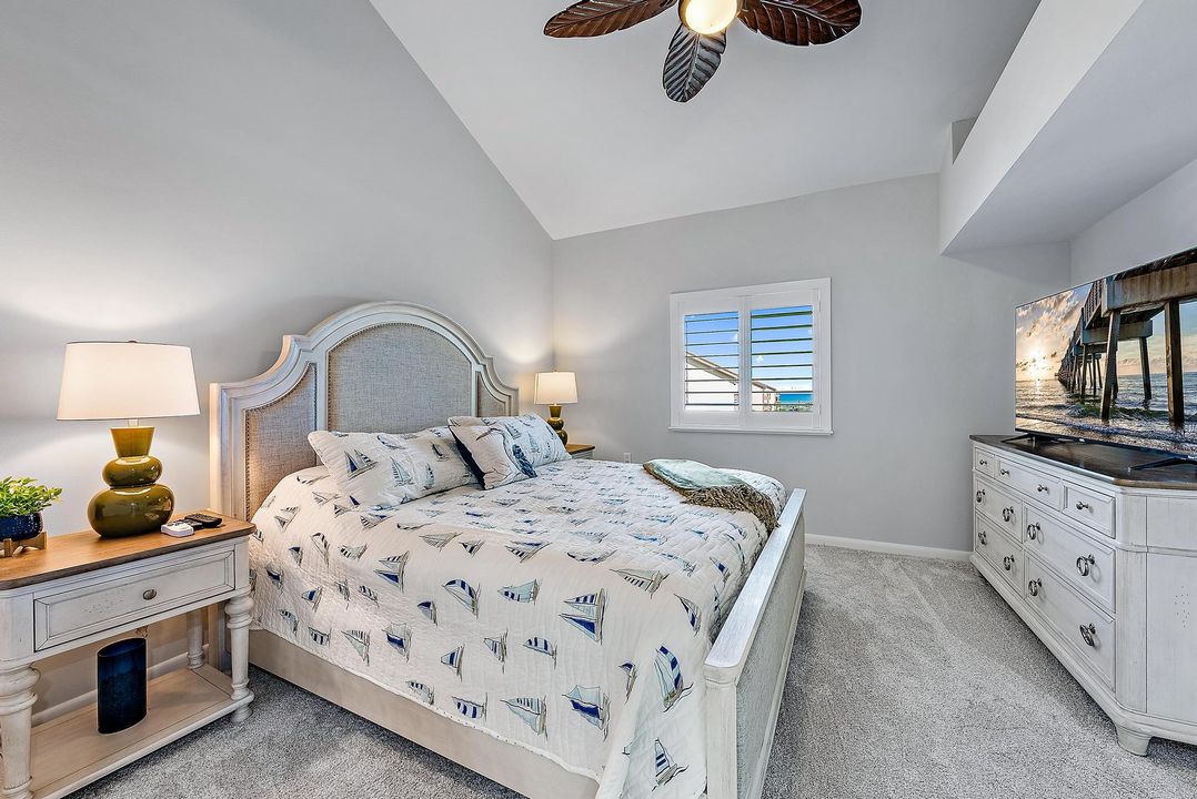 Activo con contrato: $8,500 (2 camas, 2 baños, 1385 Pies cuadrados)