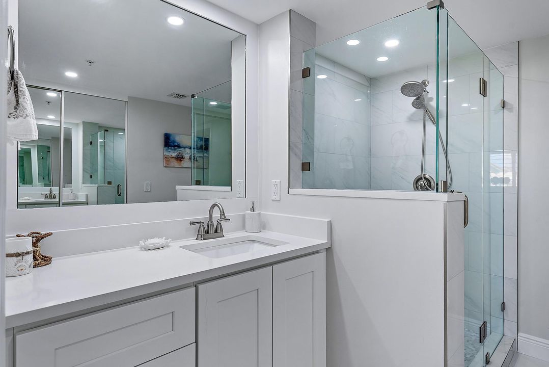 Activo con contrato: $8,500 (2 camas, 2 baños, 1385 Pies cuadrados)