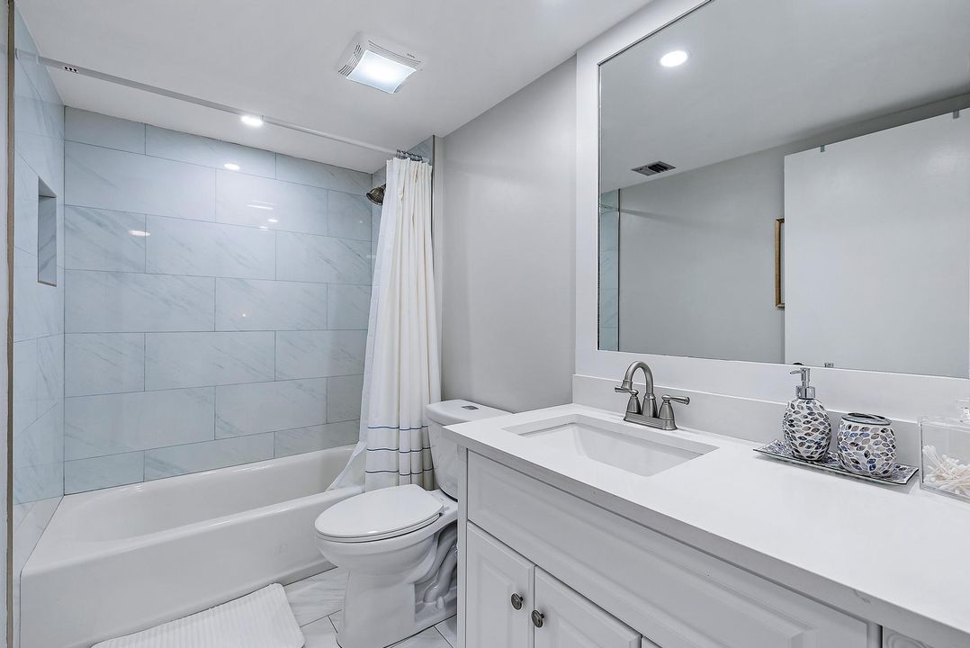 Activo con contrato: $8,500 (2 camas, 2 baños, 1385 Pies cuadrados)