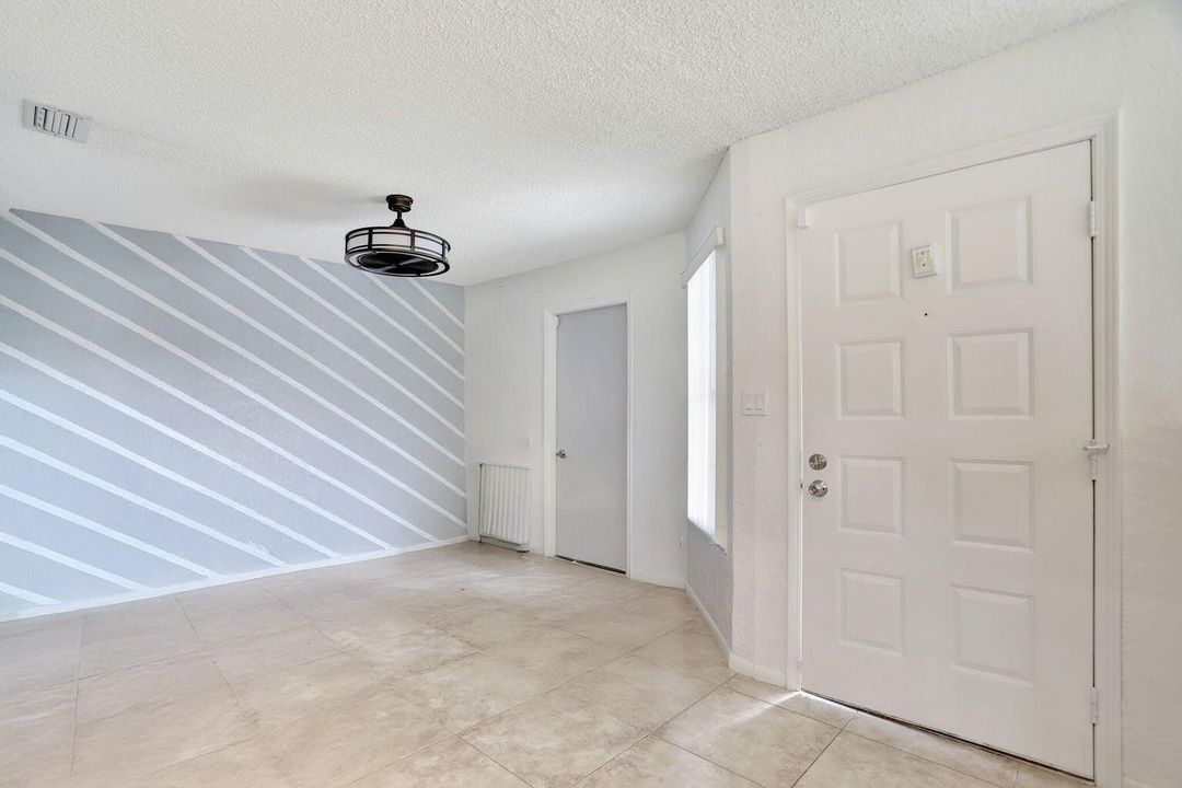 Active With Contract: $403,000 (3 beds, 2 baths, 1807 Square Feet)