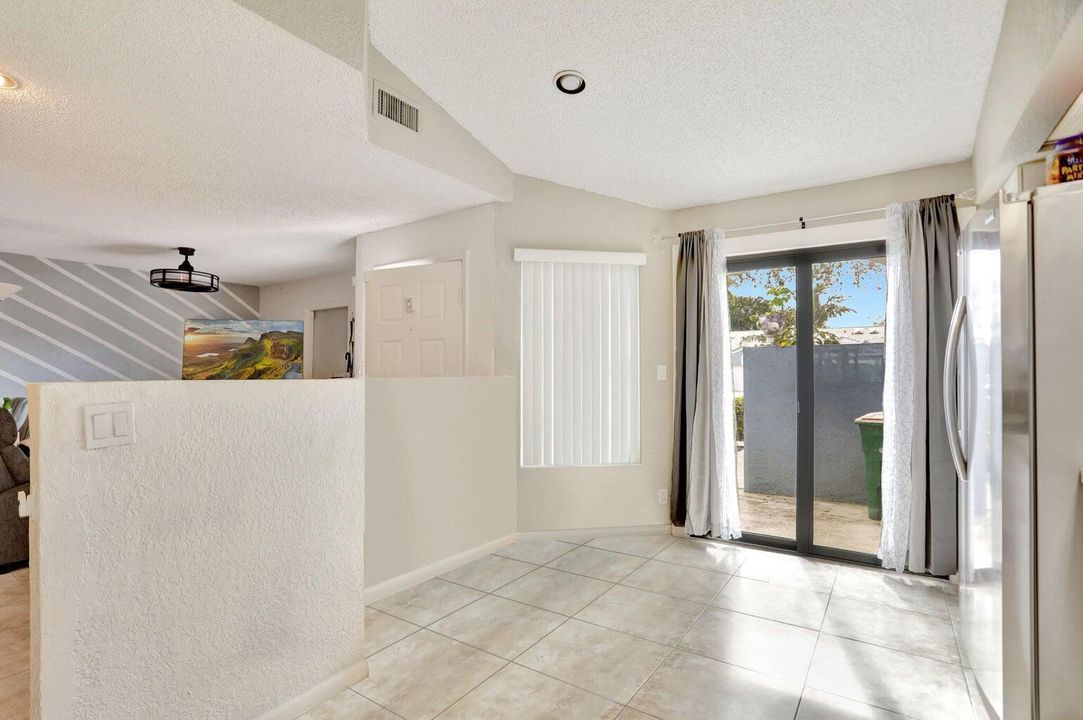 Active With Contract: $403,000 (3 beds, 2 baths, 1807 Square Feet)