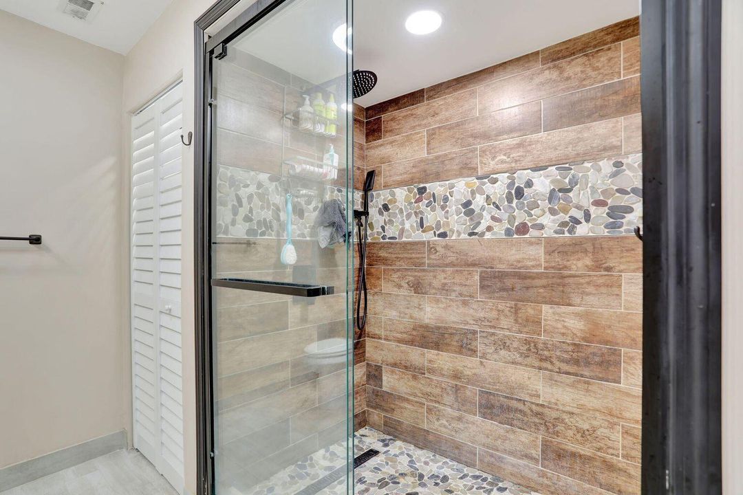 Active With Contract: $403,000 (3 beds, 2 baths, 1807 Square Feet)