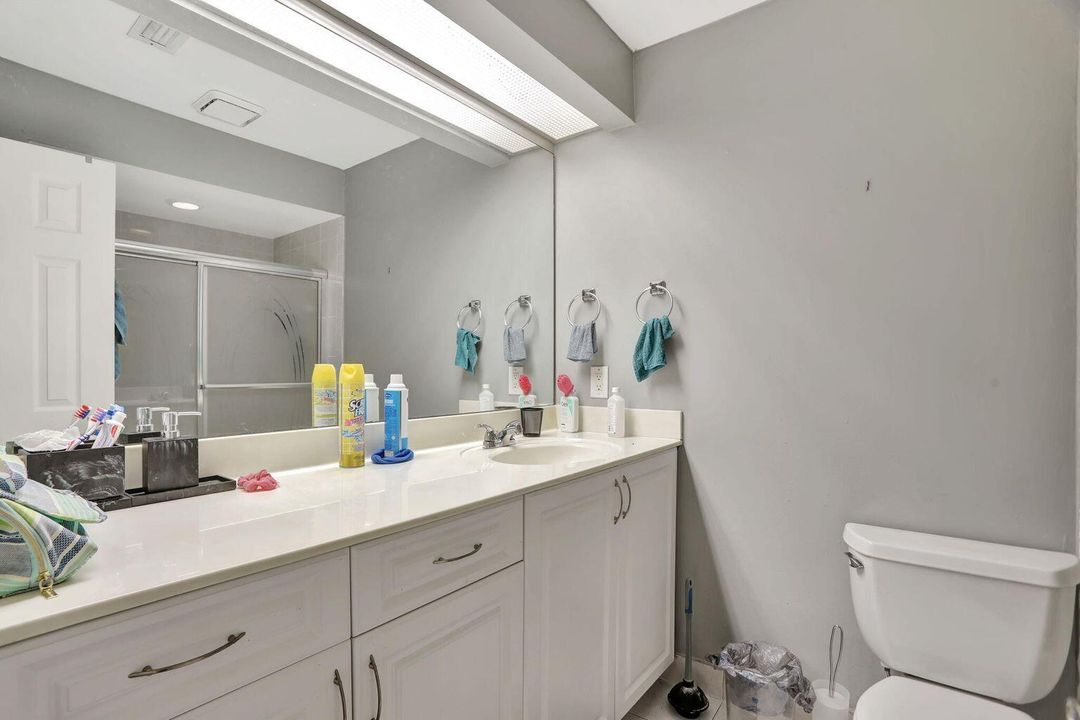 Active With Contract: $403,000 (3 beds, 2 baths, 1807 Square Feet)
