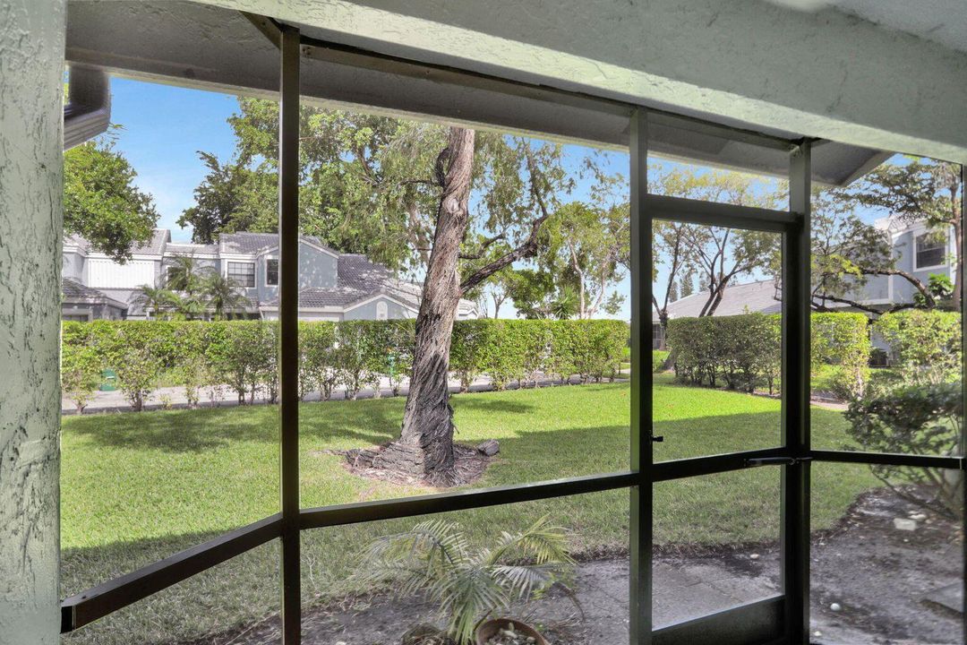 Active With Contract: $403,000 (3 beds, 2 baths, 1807 Square Feet)