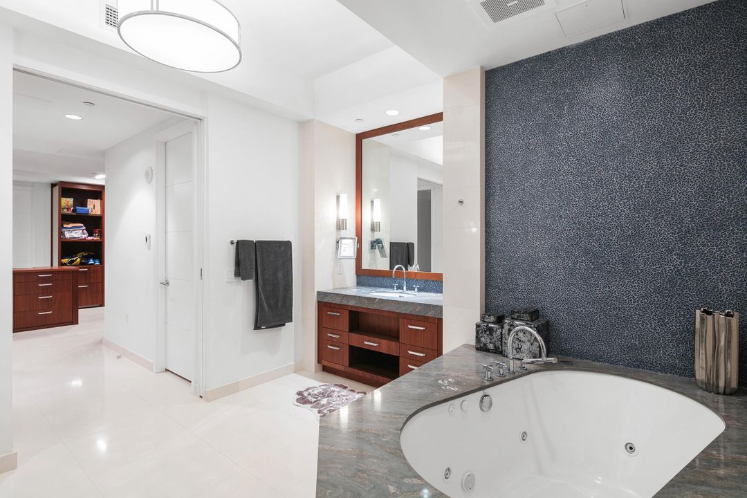 For Sale: $10,995,000 (4 beds, 6 baths, 5060 Square Feet)