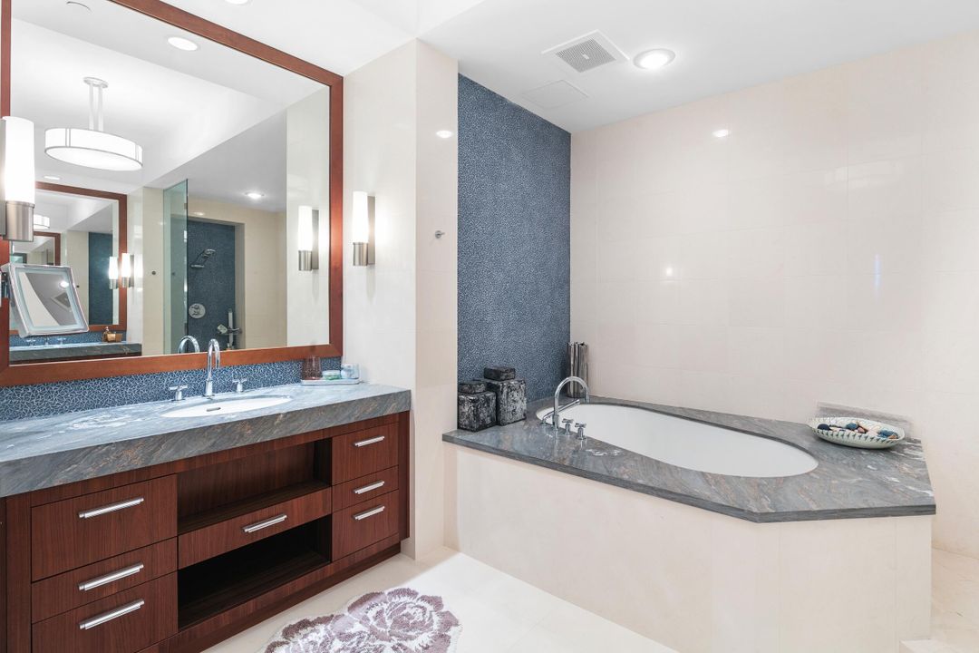 For Sale: $10,995,000 (4 beds, 6 baths, 5060 Square Feet)