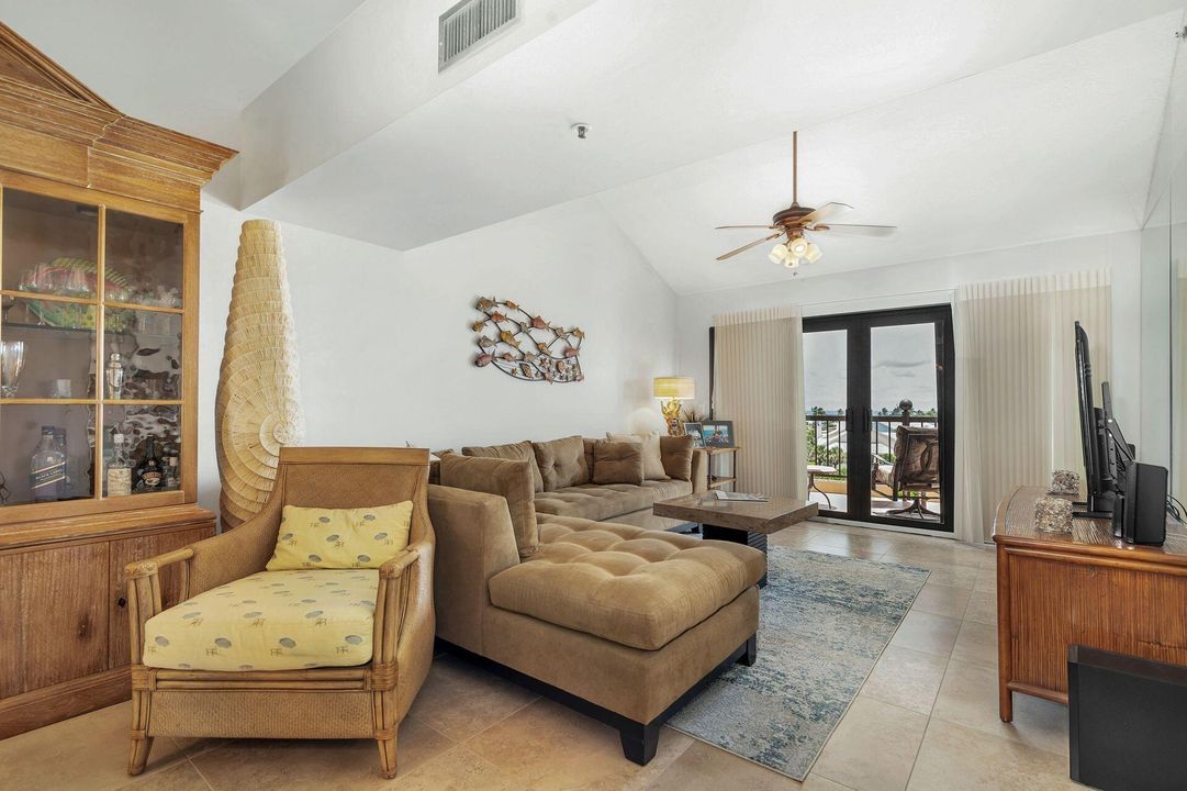 Active With Contract: $7,500 (2 beds, 2 baths, 1385 Square Feet)