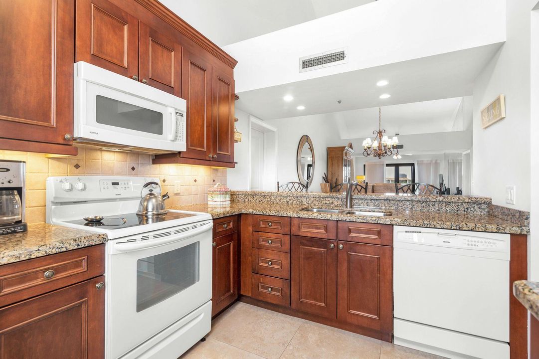 Active With Contract: $7,500 (2 beds, 2 baths, 1385 Square Feet)