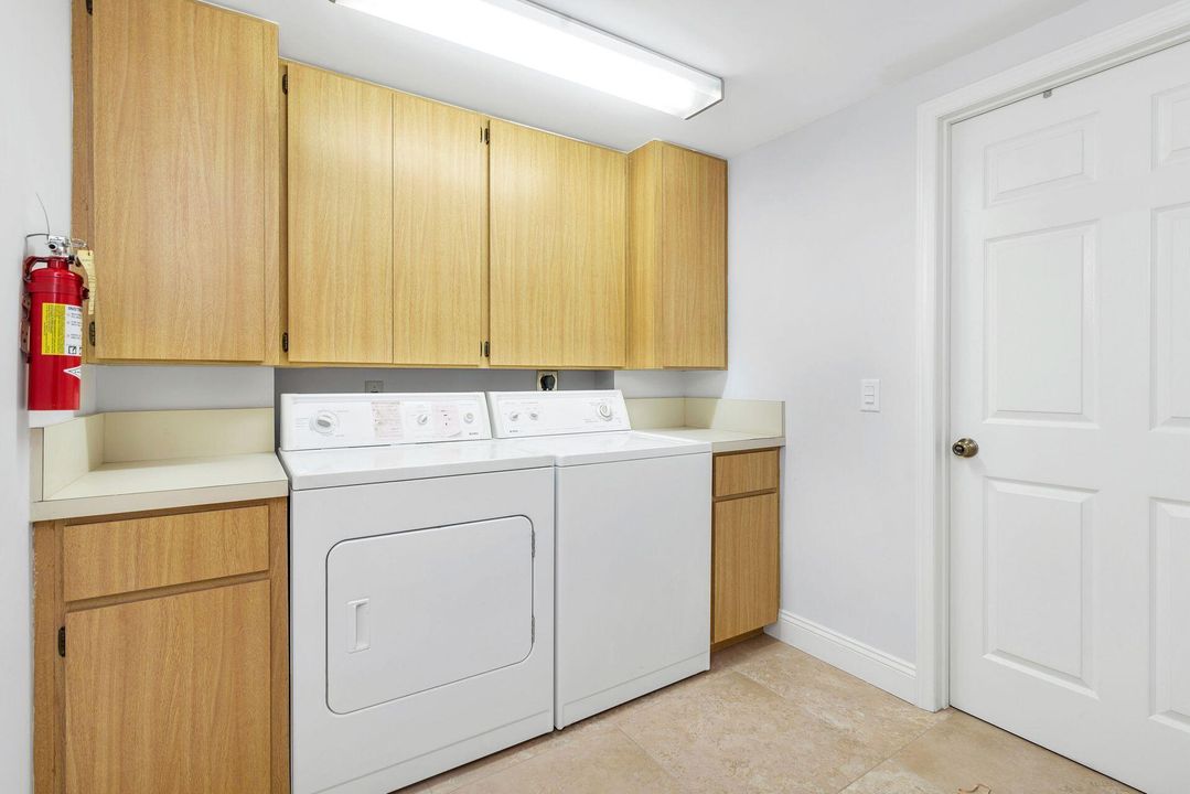 Active With Contract: $7,500 (2 beds, 2 baths, 1385 Square Feet)