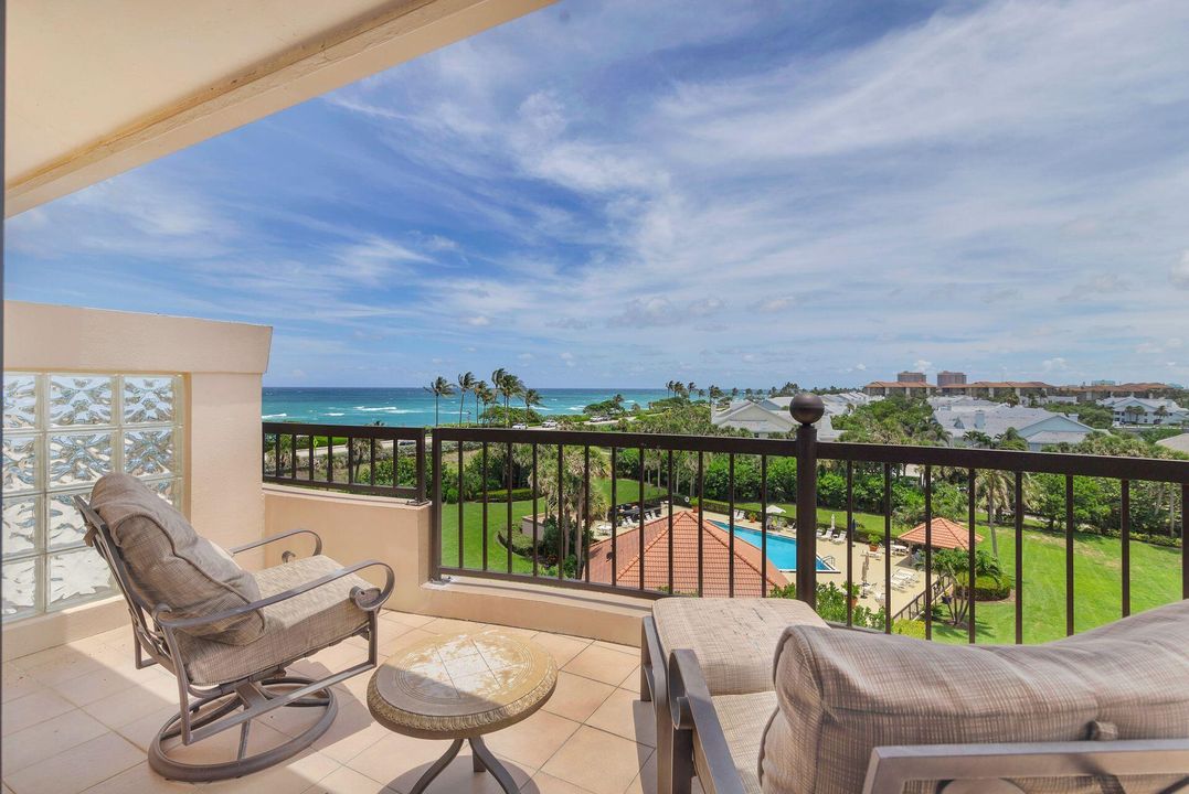 Active With Contract: $7,500 (2 beds, 2 baths, 1385 Square Feet)