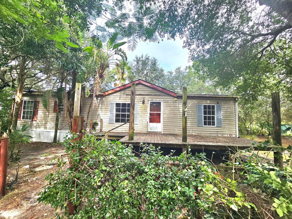 For Sale: $109,900 (3 beds, 2 baths, 1296 Square Feet)