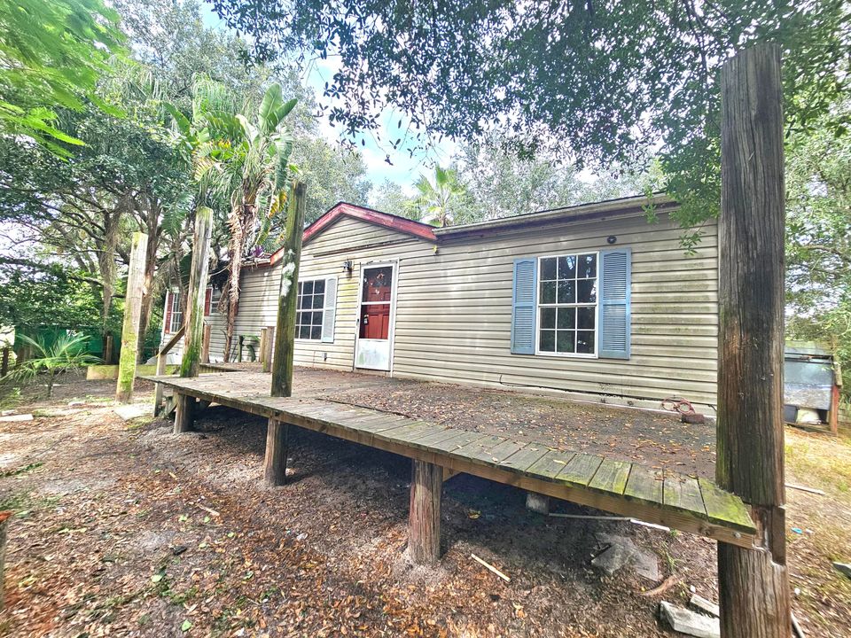 For Sale: $109,900 (3 beds, 2 baths, 1296 Square Feet)
