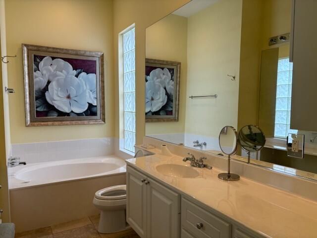 Active With Contract: $2,900 (3 beds, 2 baths, 2000 Square Feet)