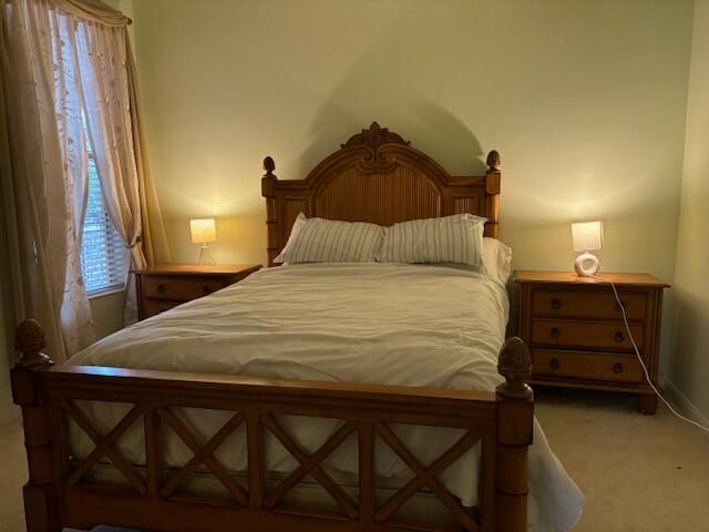 Active With Contract: $2,900 (3 beds, 2 baths, 2000 Square Feet)