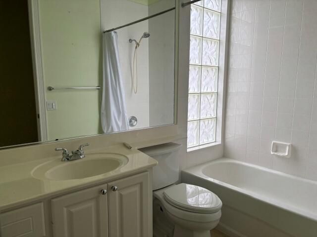 Active With Contract: $2,900 (3 beds, 2 baths, 2000 Square Feet)