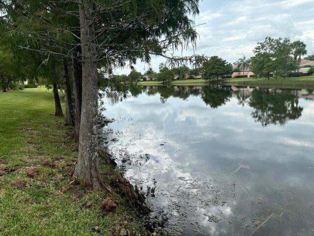 Active With Contract: $2,900 (3 beds, 2 baths, 2000 Square Feet)